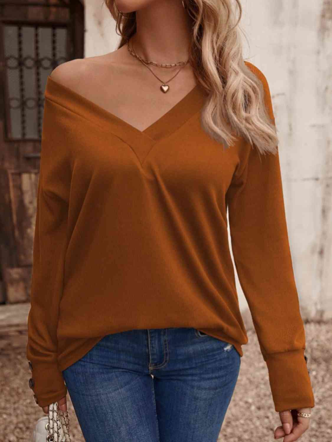 V-Neck Long Sleeve Top - Ladyez