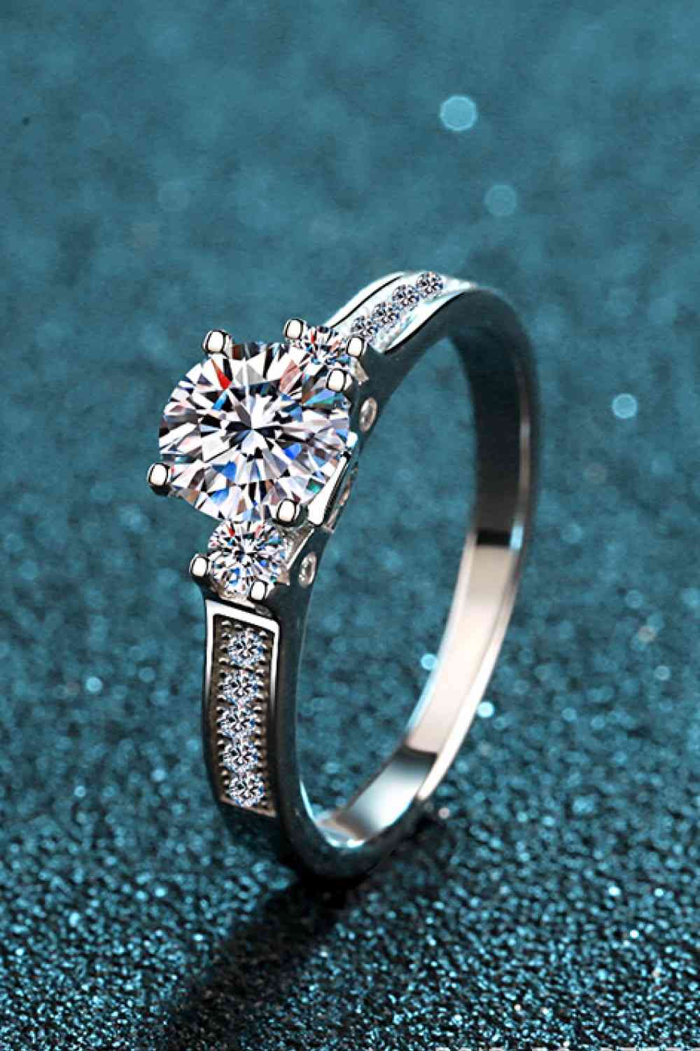 Lucky Charm Moissanite Rhodium-Plated Ring - Ladyez