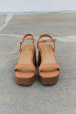 Weeboo Feel It Platform Heel Sandals - Ladyez