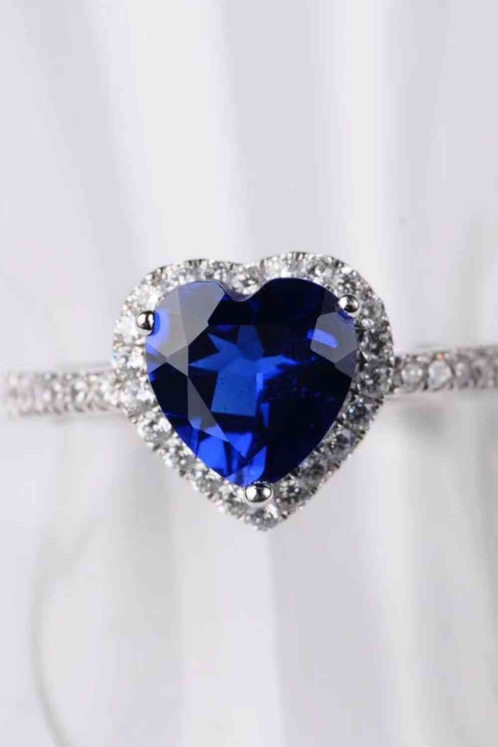 2 Carat Moissanite Heart-Shaped Side Stone Ring - Ladyez