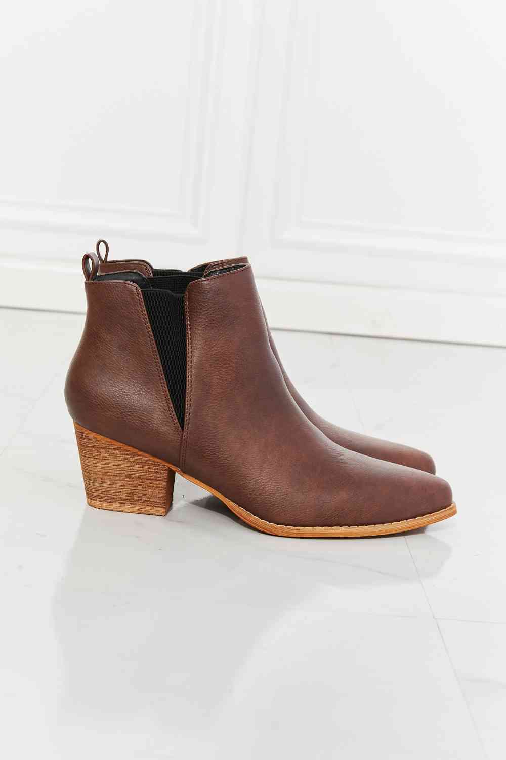 MMShoes Back At It Point Toe Bootie in Chocolate - Ladyez