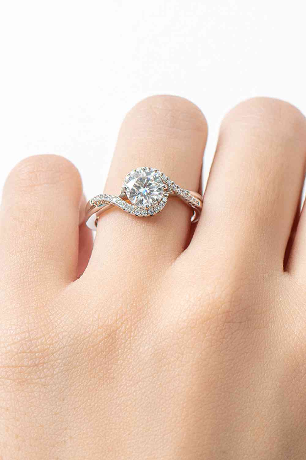 1 Carat Moissanite Crisscross Ring - Ladyez