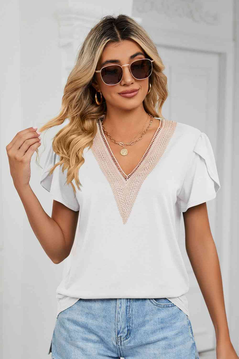 Contrast Trim Petal Sleeve V-Neck Top - Ladyez
