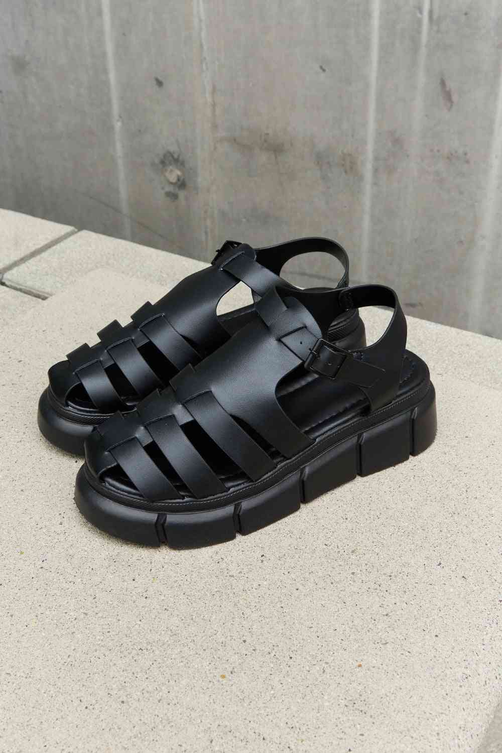Qupid Platform Cage Stap Sandal in Black - Ladyez