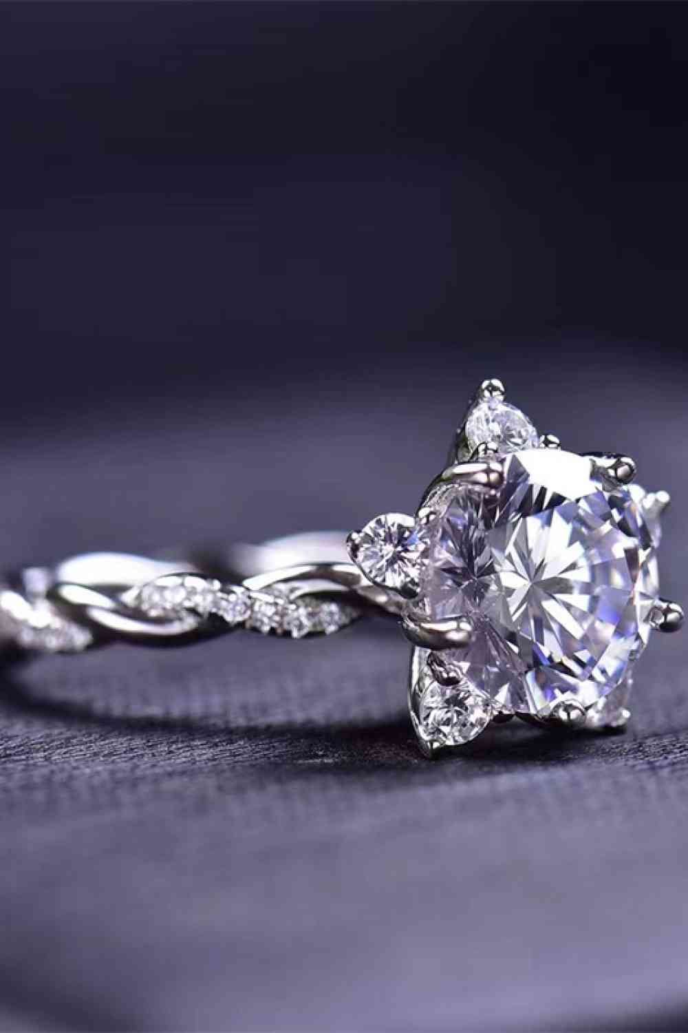 3 Carat Moissanite Twisted Ring - Ladyez