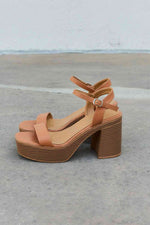 Weeboo Feel It Platform Heel Sandals - Ladyez
