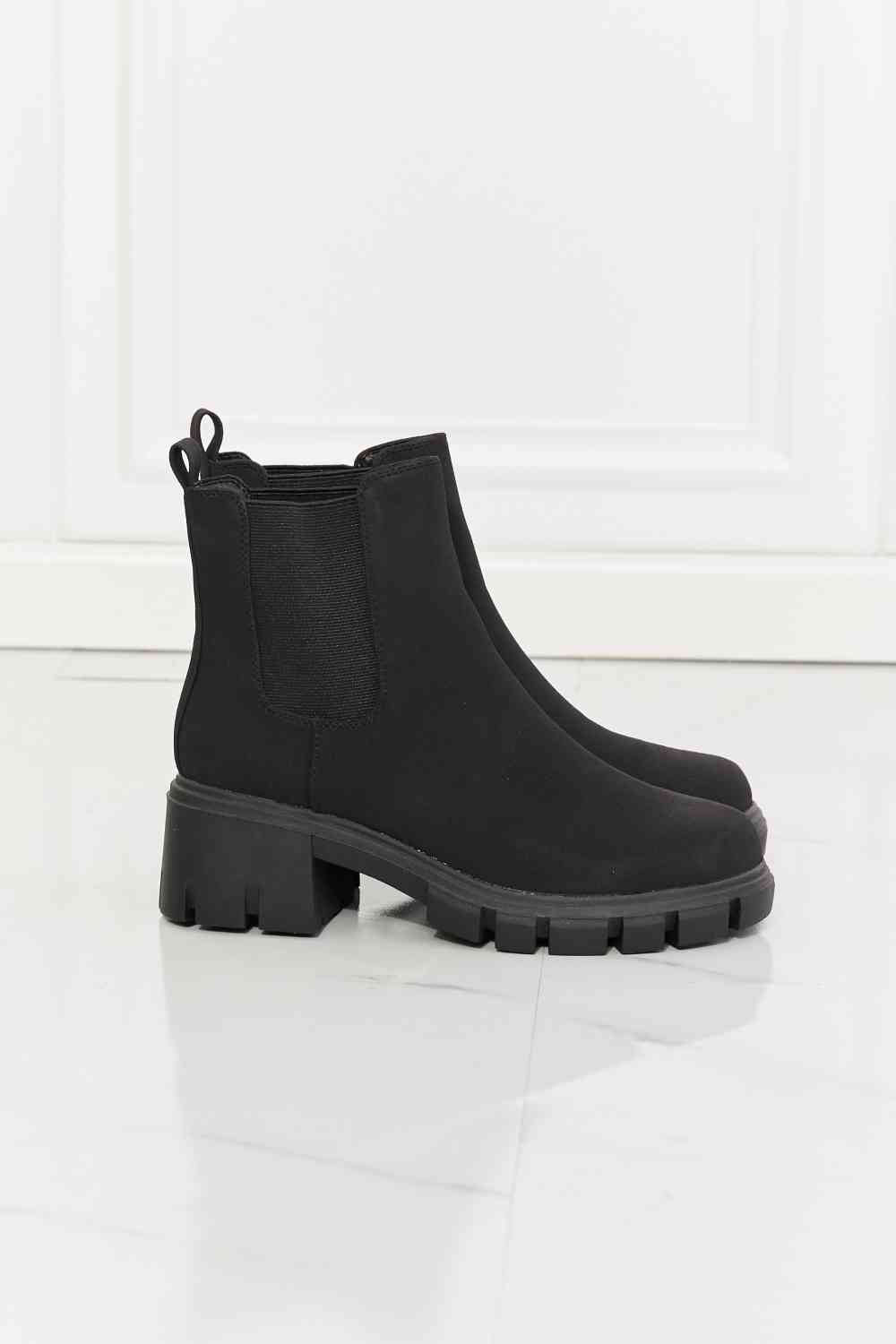 MMShoes Work For It Matte Lug Sole Chelsea Boots in Black - Ladyez
