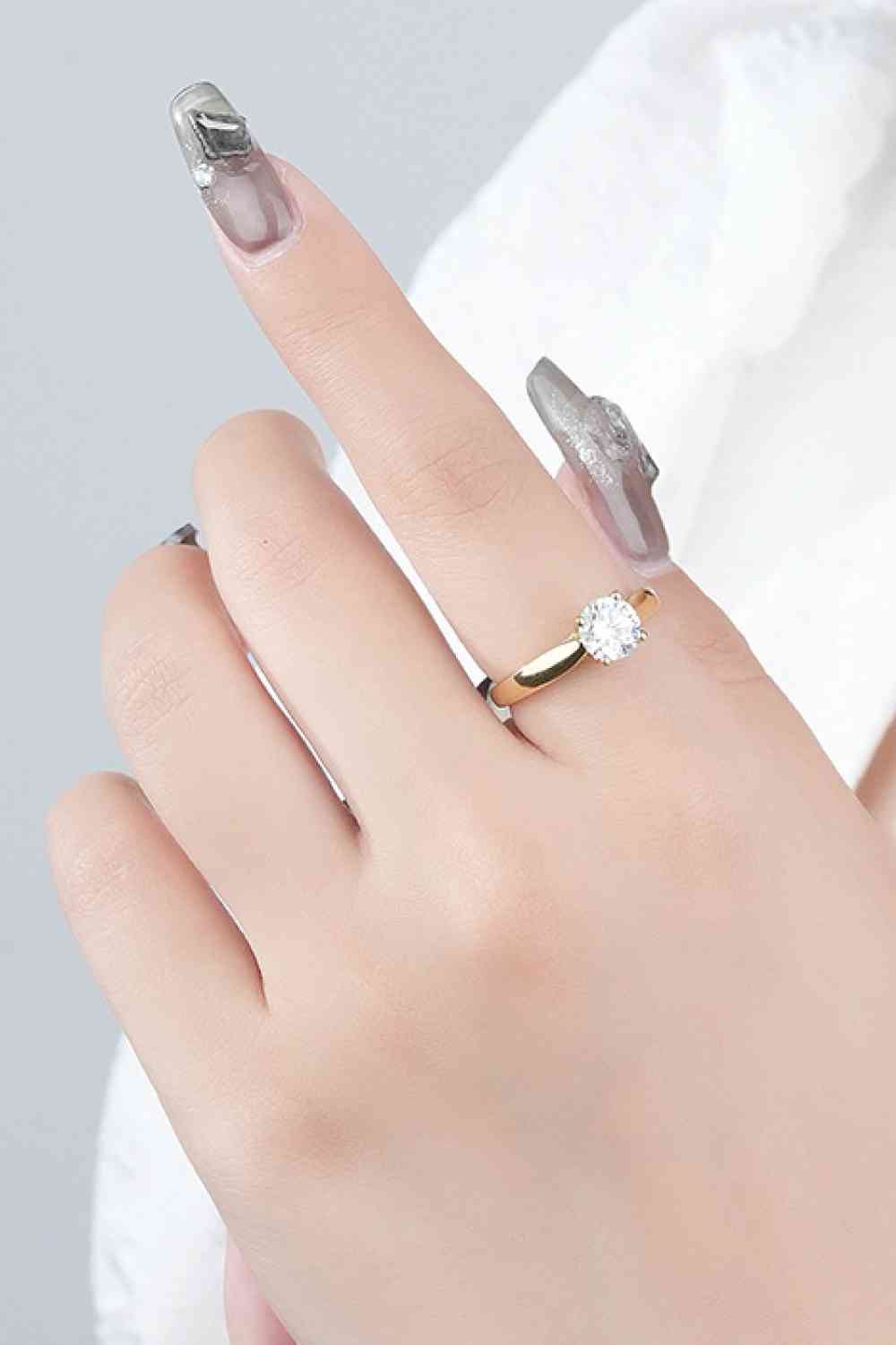Classic 925 Sterling Silver Moissanite Ring - Ladyez