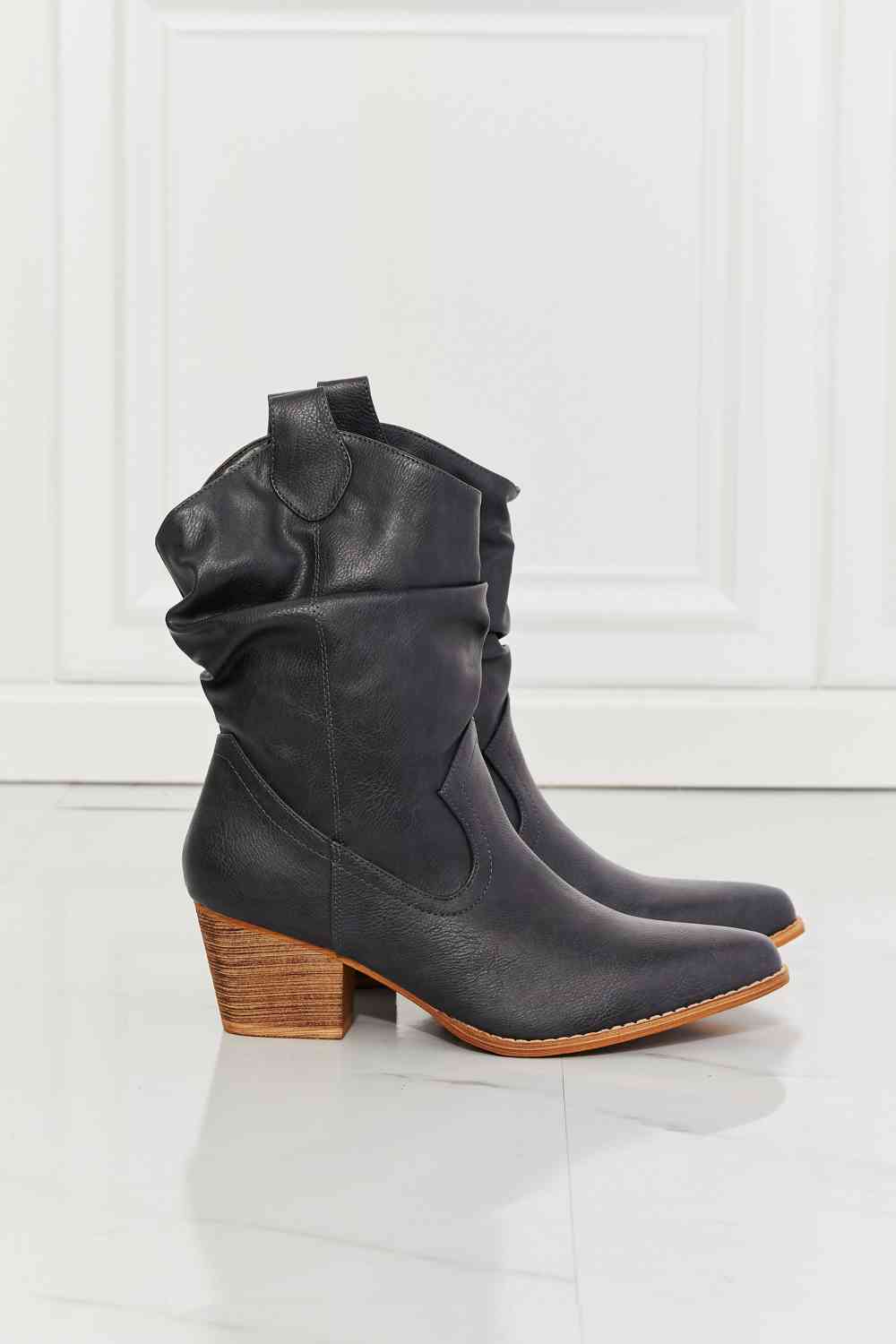 MMShoes Better in Texas Scrunch Cowboy Boots in Navy - Ladyez
