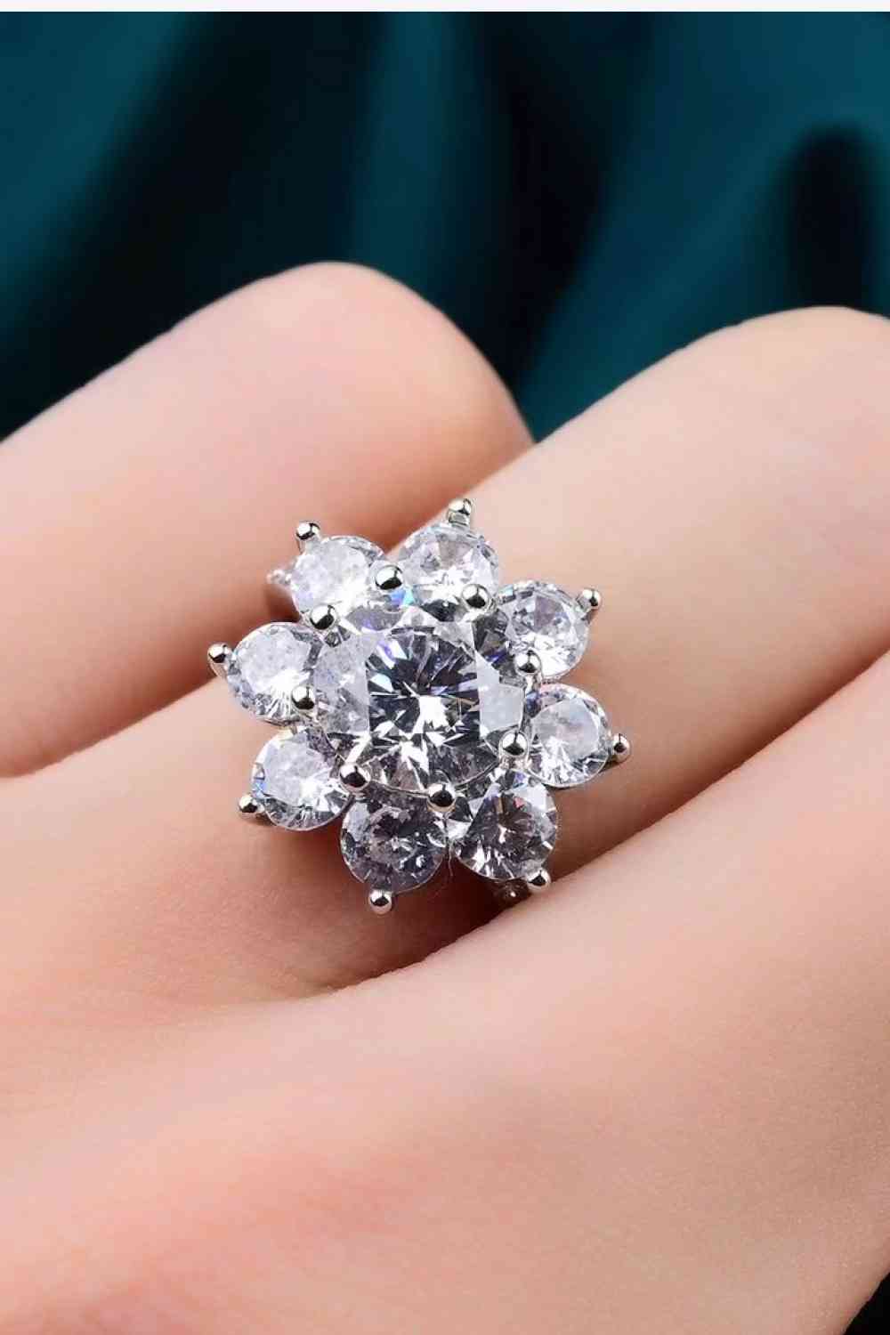1 Carat Moissanite Flower Ring - Ladyez