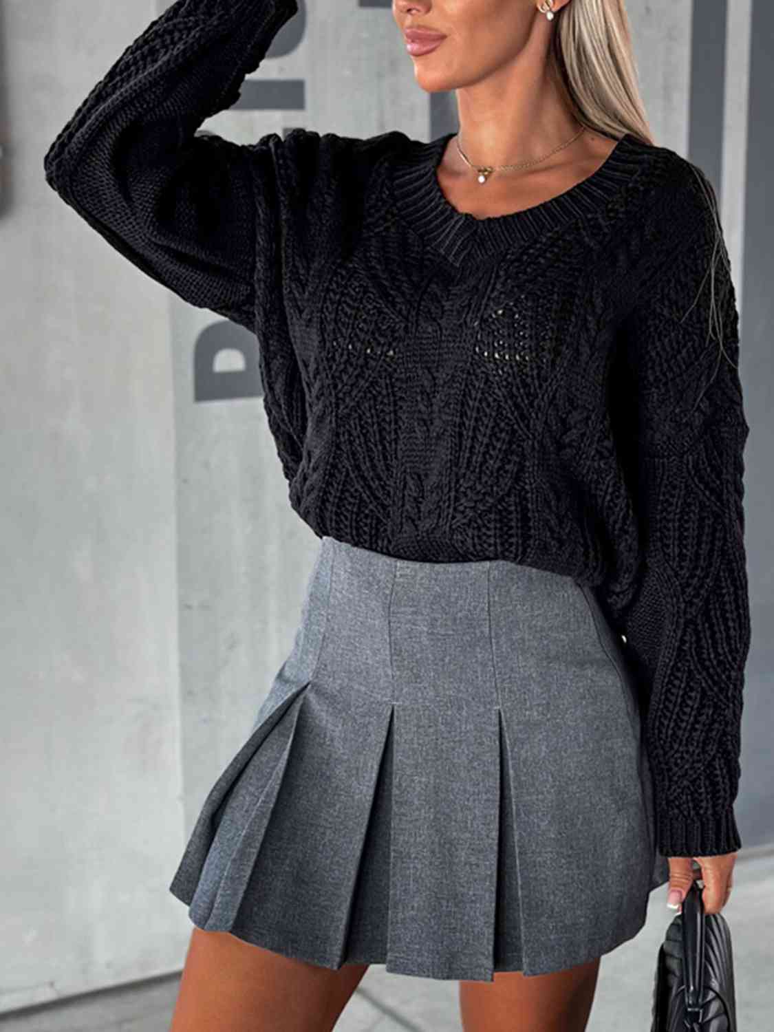 V-Neck Cable-Knit Long Sleeve Sweater - Ladyez