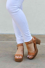 Weeboo Feel It Platform Heel Sandals - Ladyez