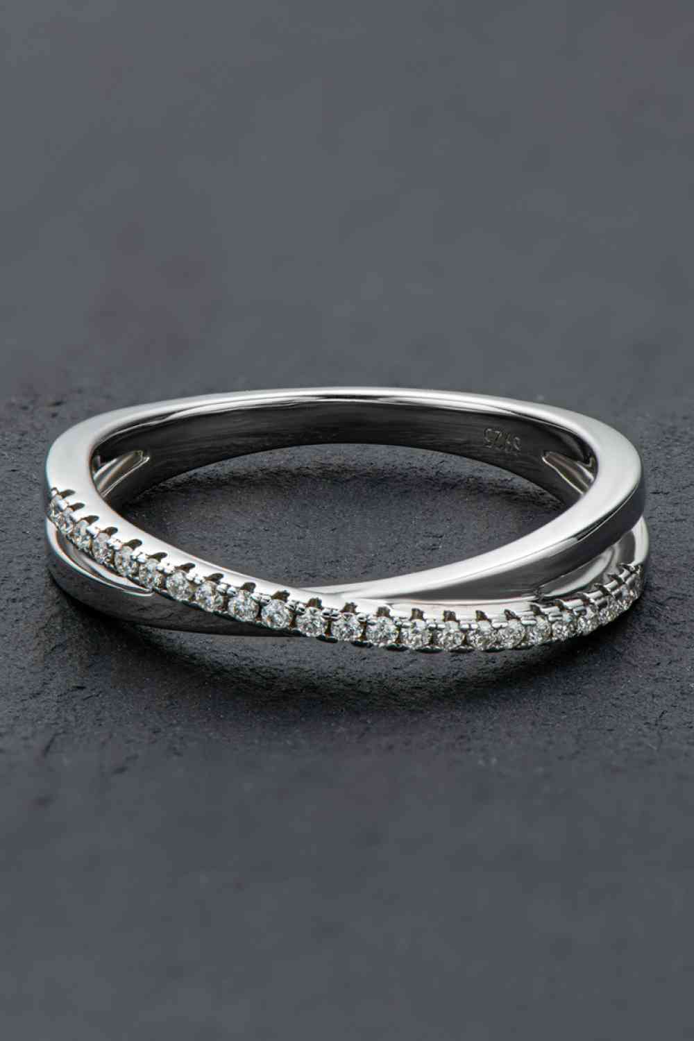 925 Sterling Silver Crisscross Moissanite Ring - Ladyez