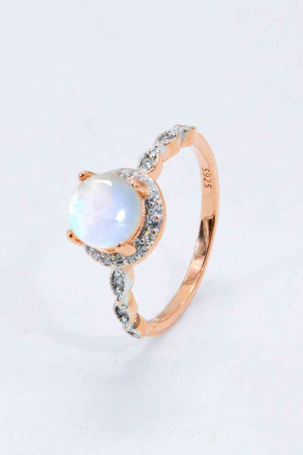 Round Moonstone Ring - Ladyez