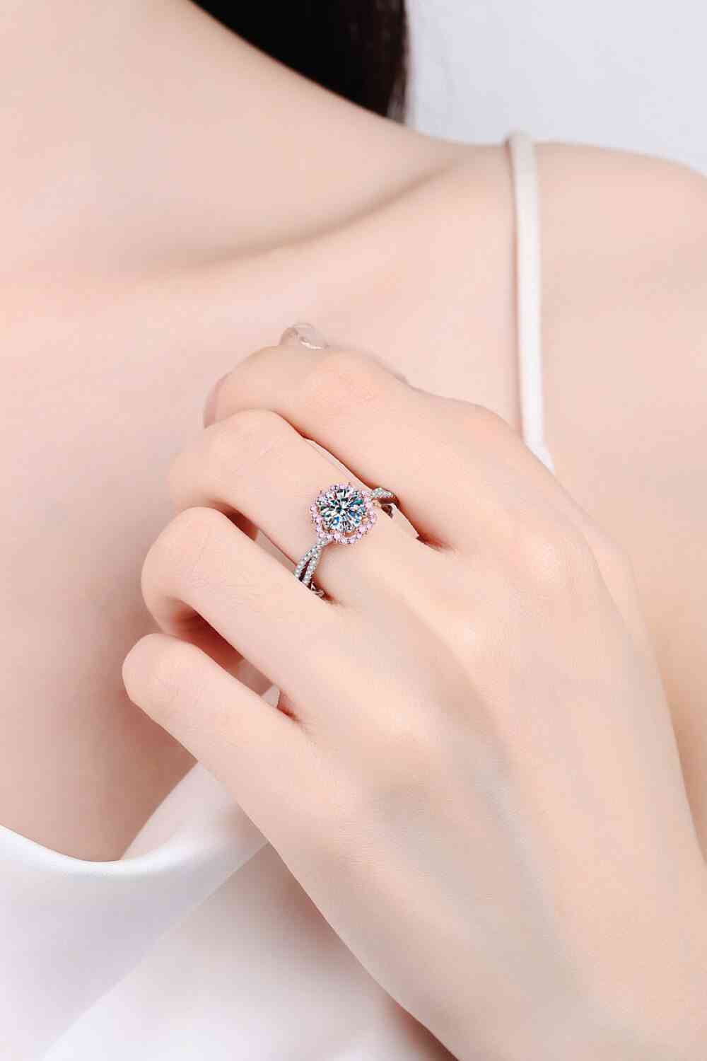 1 Carat Moissanite Flower-Shaped Crisscross Ring - Ladyez