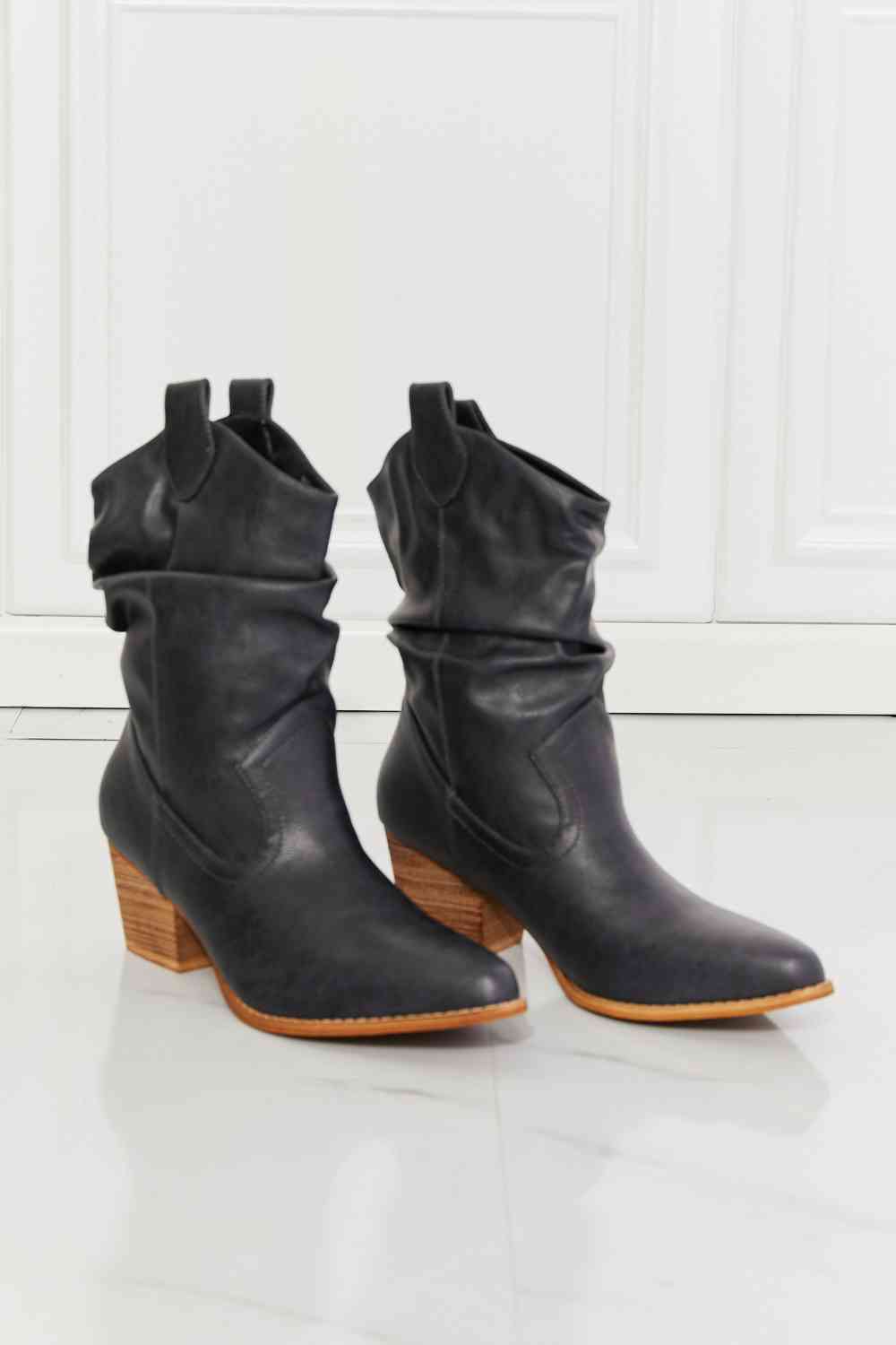 MMShoes Better in Texas Scrunch Cowboy Boots in Navy - Ladyez