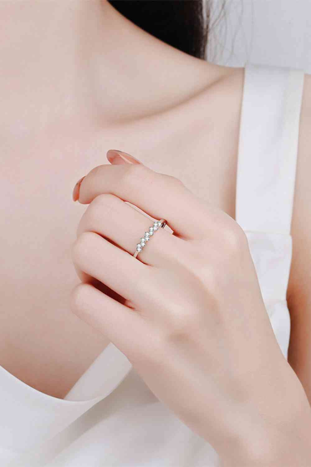 Eye-Catching 925 Sterling Silver Moissanite Ring - Ladyez