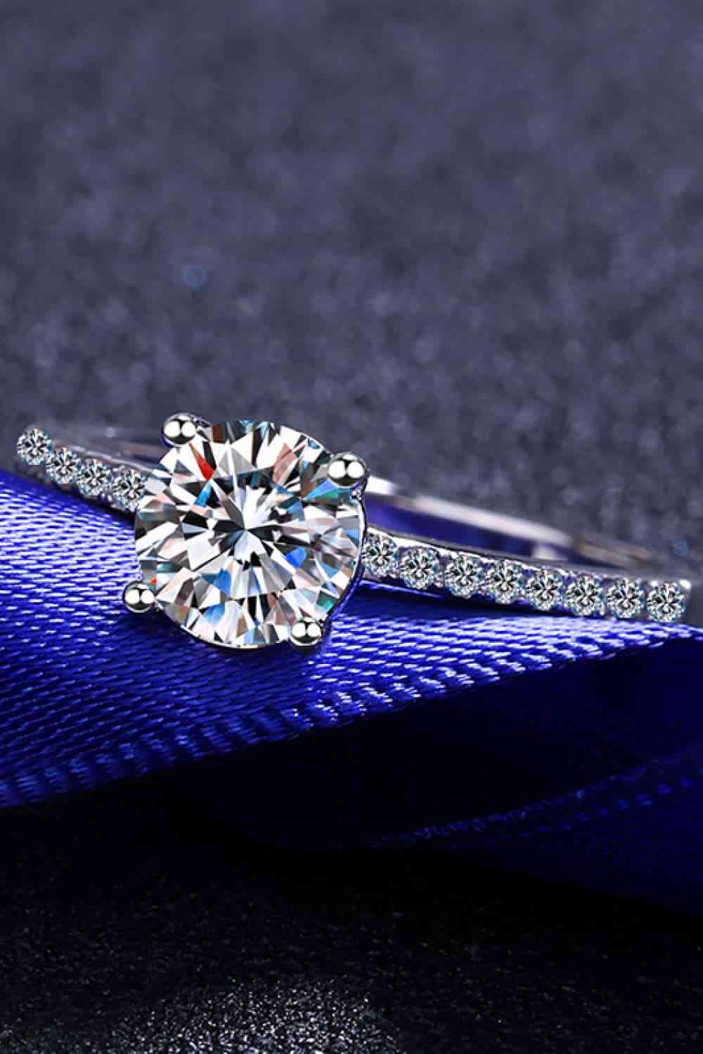 1 Carat Moissanite Rhodium-Plated Side Stone Ring - Ladyez