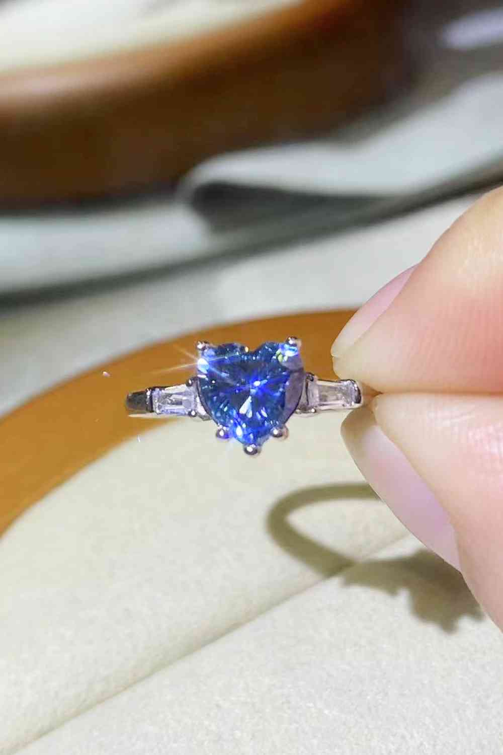 1 Carat Moissanite Heart-Shaped Platinum-Plated Ring in Blue - Ladyez
