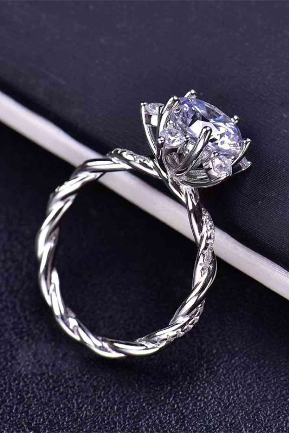3 Carat Moissanite Twisted Ring - Ladyez
