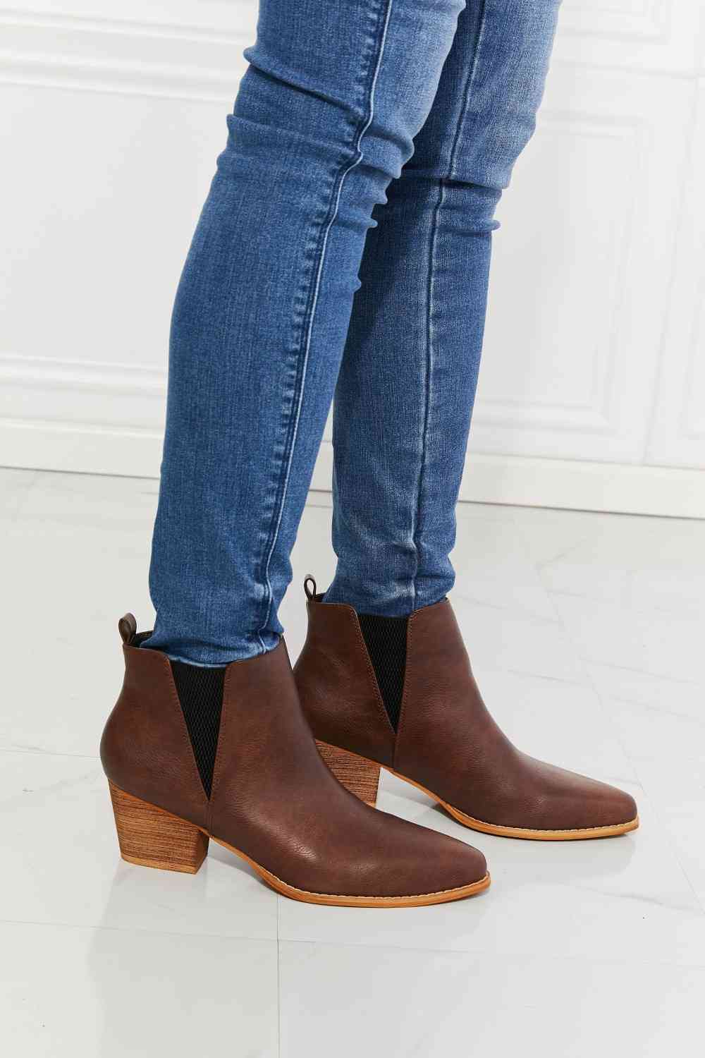 MMShoes Back At It Point Toe Bootie in Chocolate - Ladyez