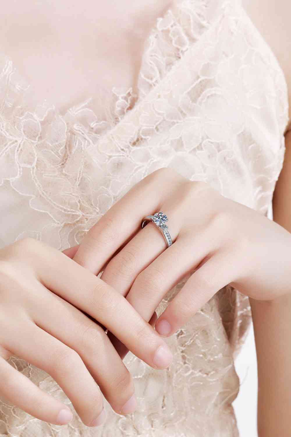 Lucky Charm Moissanite Rhodium-Plated Ring - Ladyez