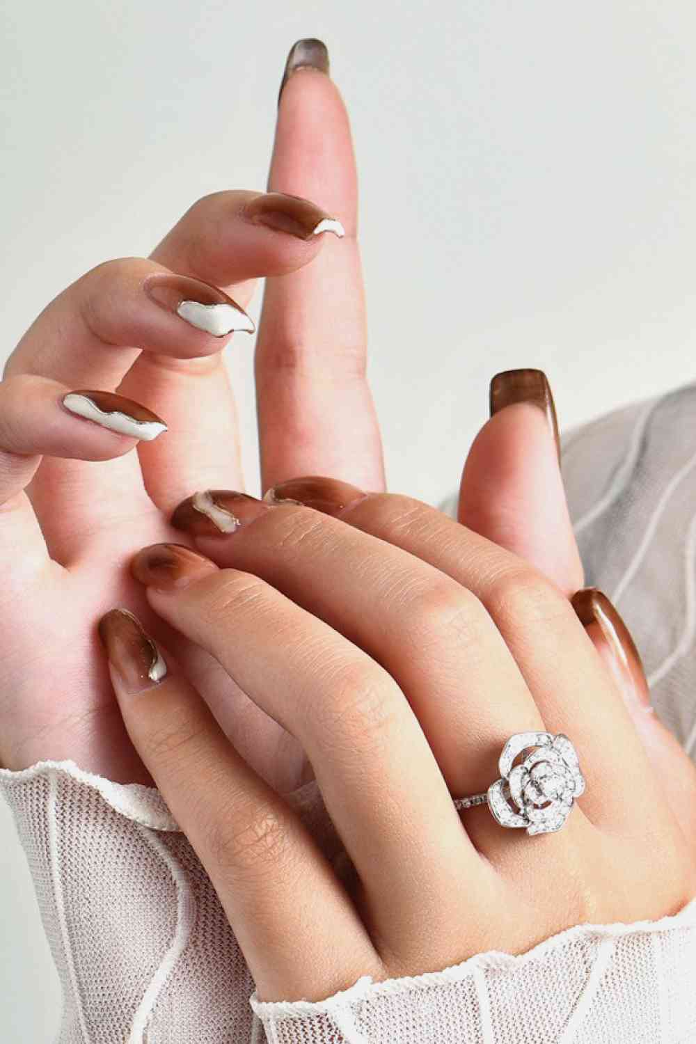 Moissanite Flower Shape Ring - Ladyez