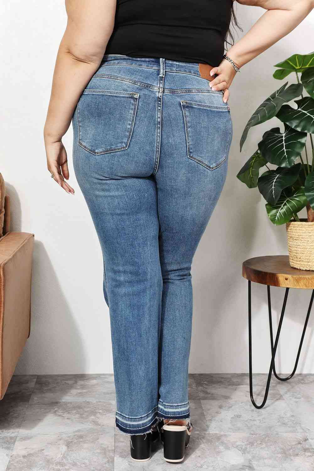 Judy Blue Full Size High Waist Jeans with Pockets - Ladyez
