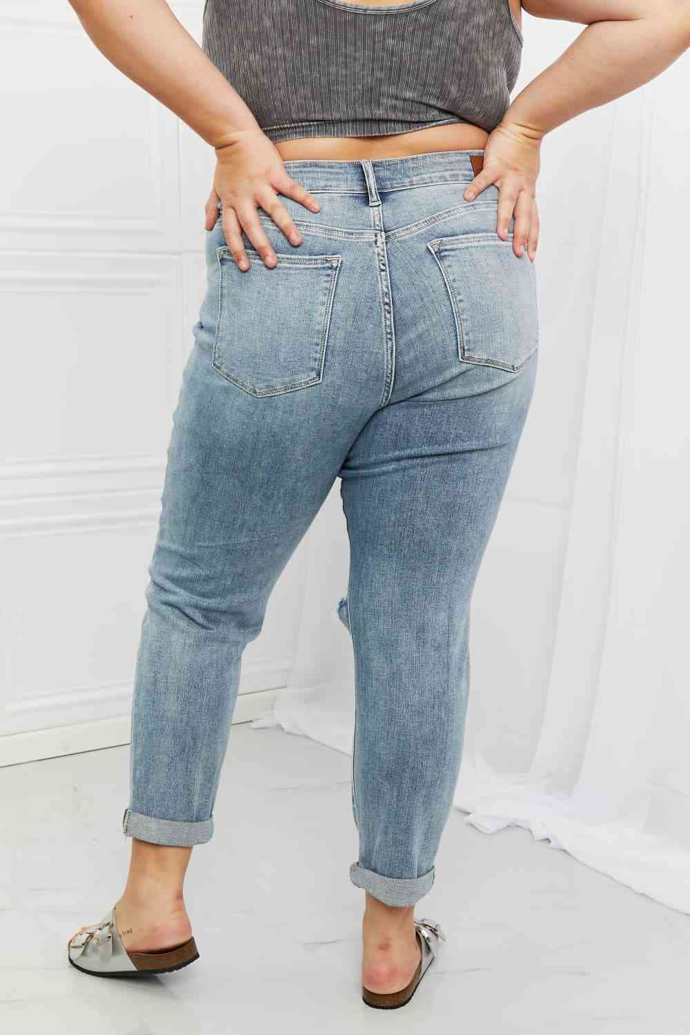 Judy Blue Malia Full Size Mid Rise Boyfriend Jeans - Ladyez