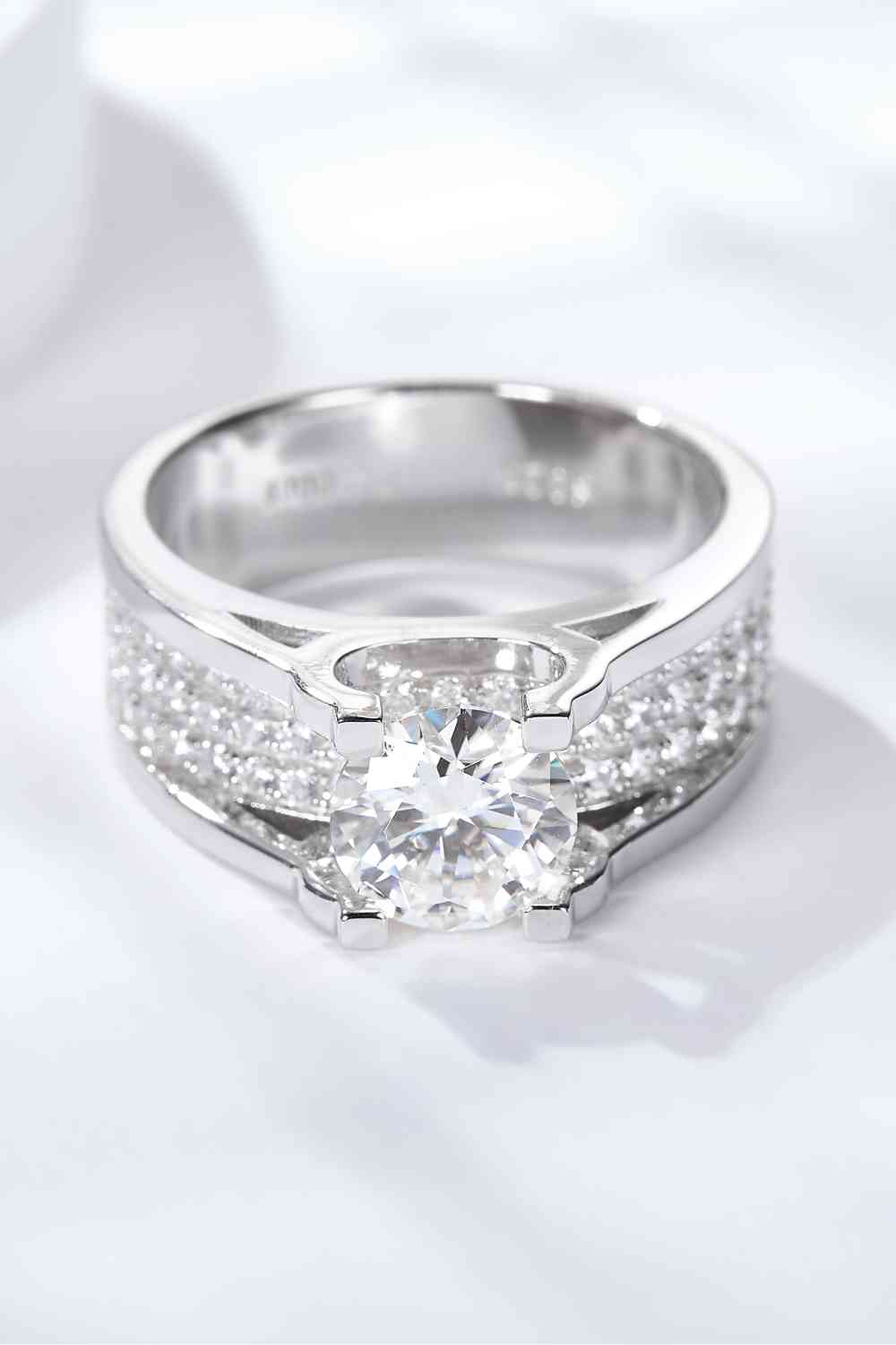 Made To Shine 1 Carat Moissanite Ring - Ladyez