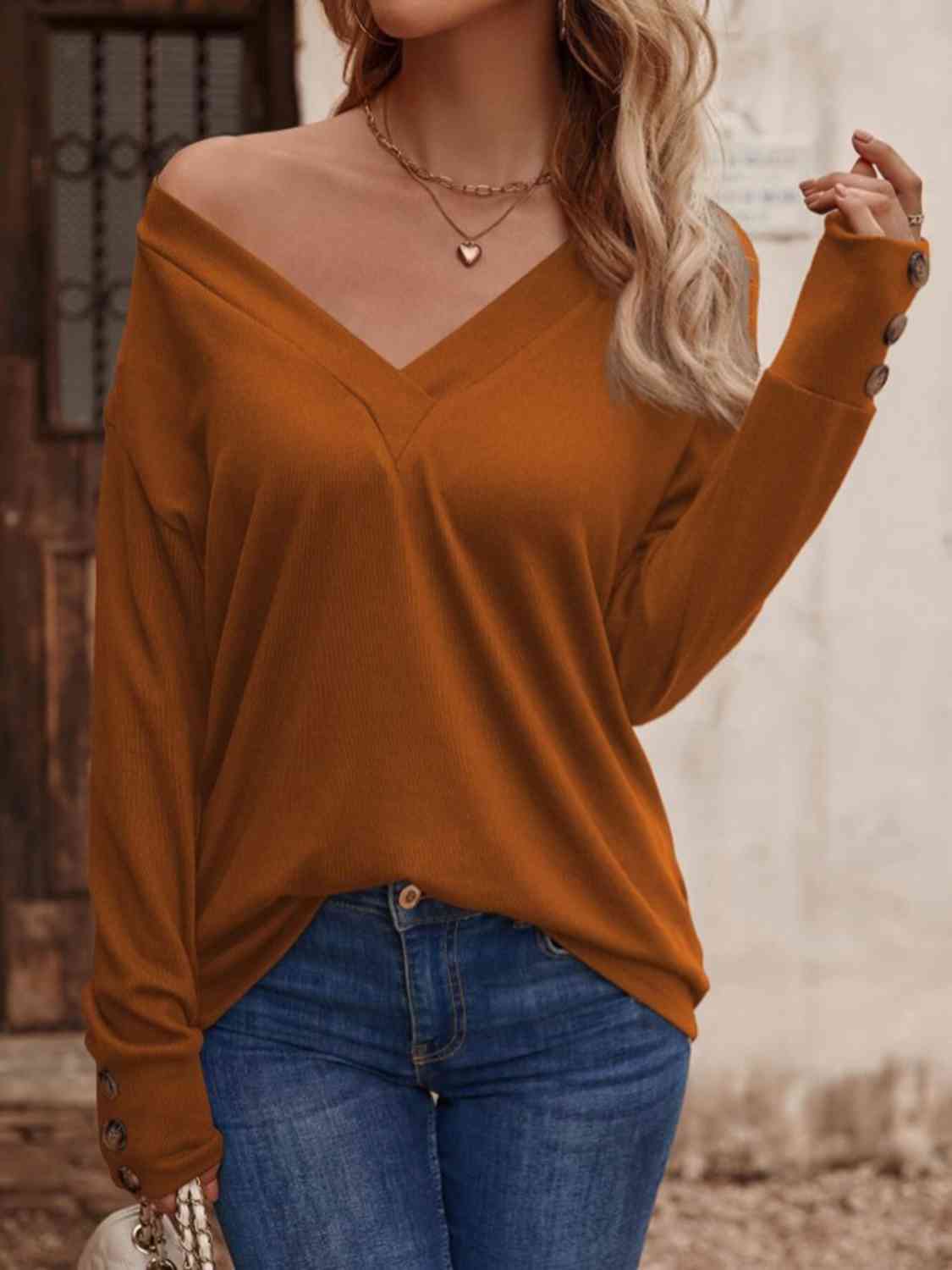 V-Neck Long Sleeve Top - Ladyez