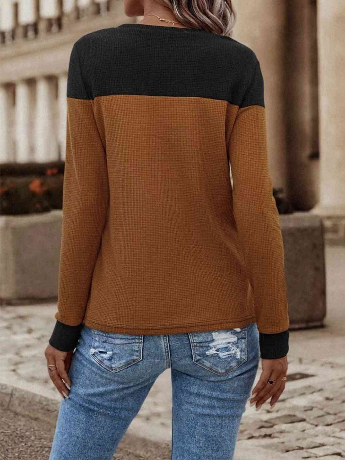 Contrast Buttoned Round Neck Long Sleeve T-Shirt - Ladyez