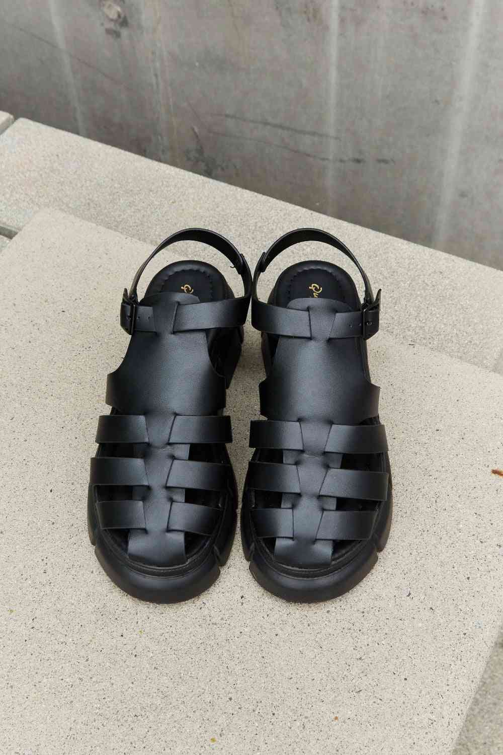 Qupid Platform Cage Stap Sandal in Black - Ladyez