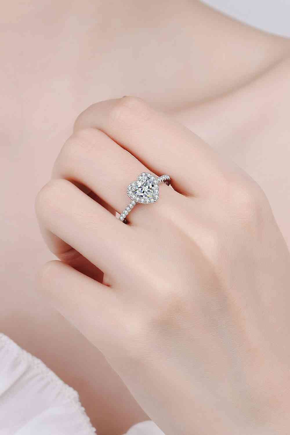1 Carat Moissanite Heart-Shaped Ring - Ladyez