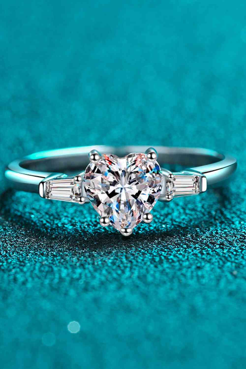 1.2 Carat Moissanite Heart Ring - Ladyez