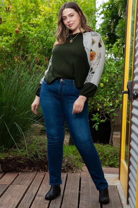 Plus Size Floral Waffle-Knit Round Neck Blouse - Ladyez
