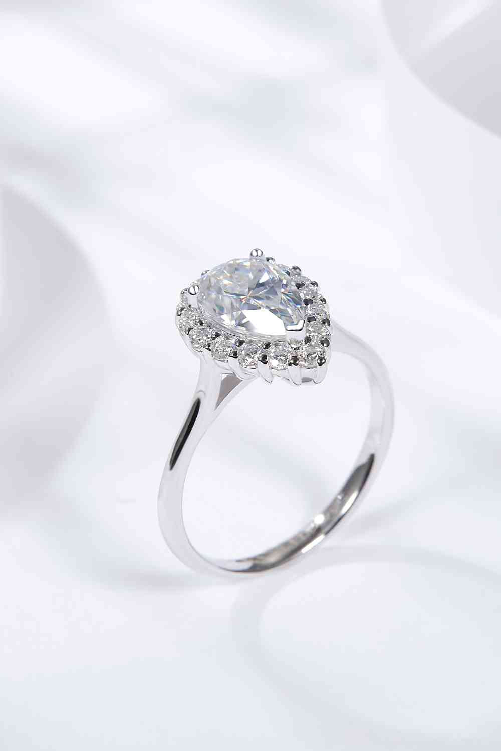 1.5 Carat Moissanite Teardrop Ring - Ladyez