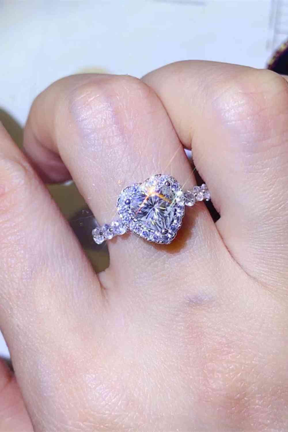 1 Carat Moissanite Heart Ring - Ladyez