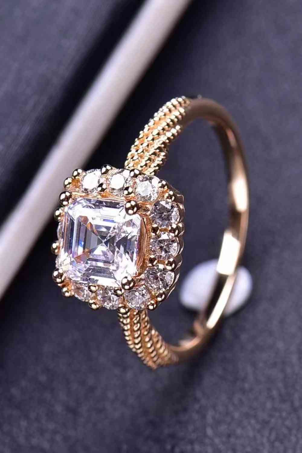 1 Carat Moissanite Twisted Ring - Ladyez