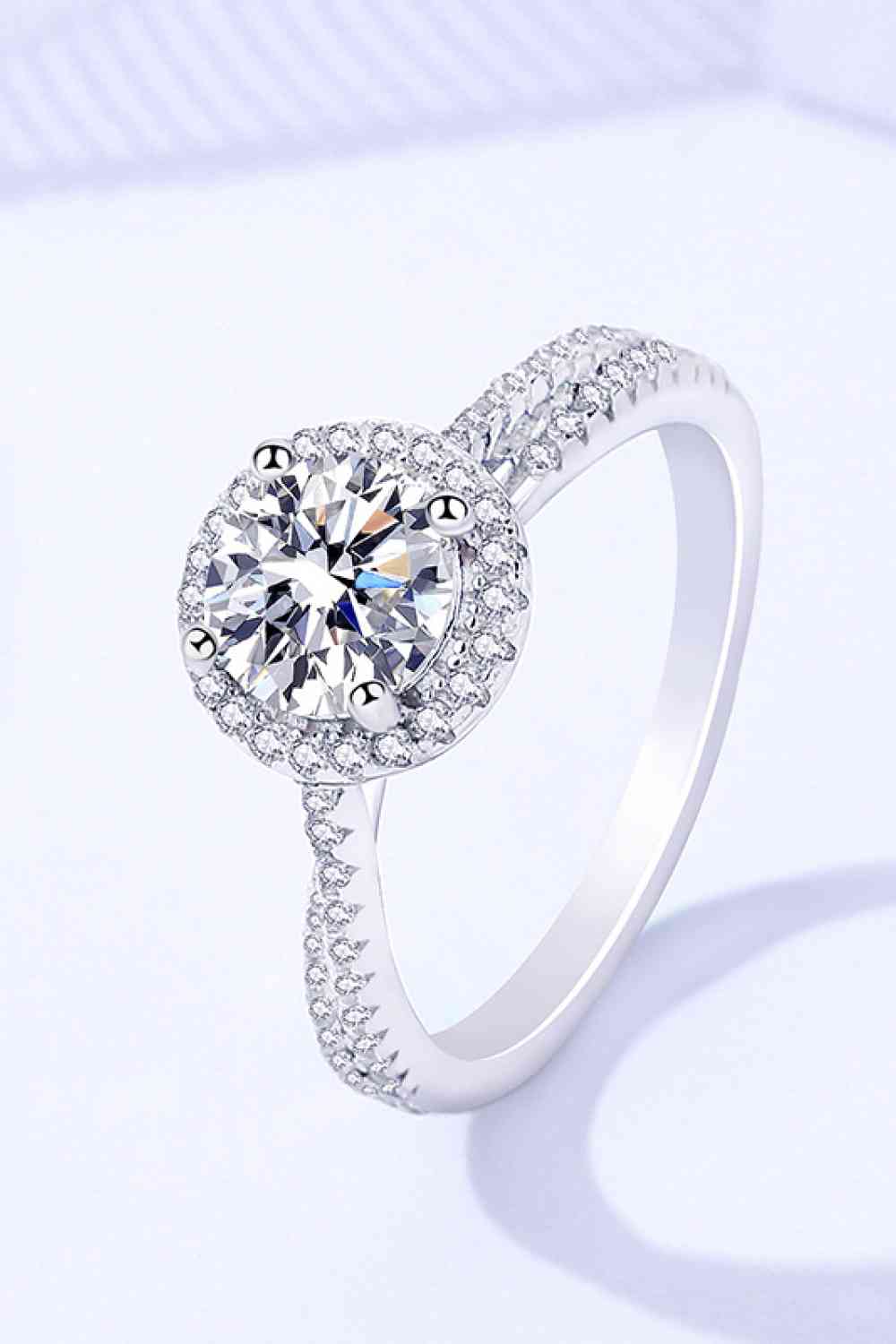 1 Carat Moissanite Round Shape Ring - Ladyez