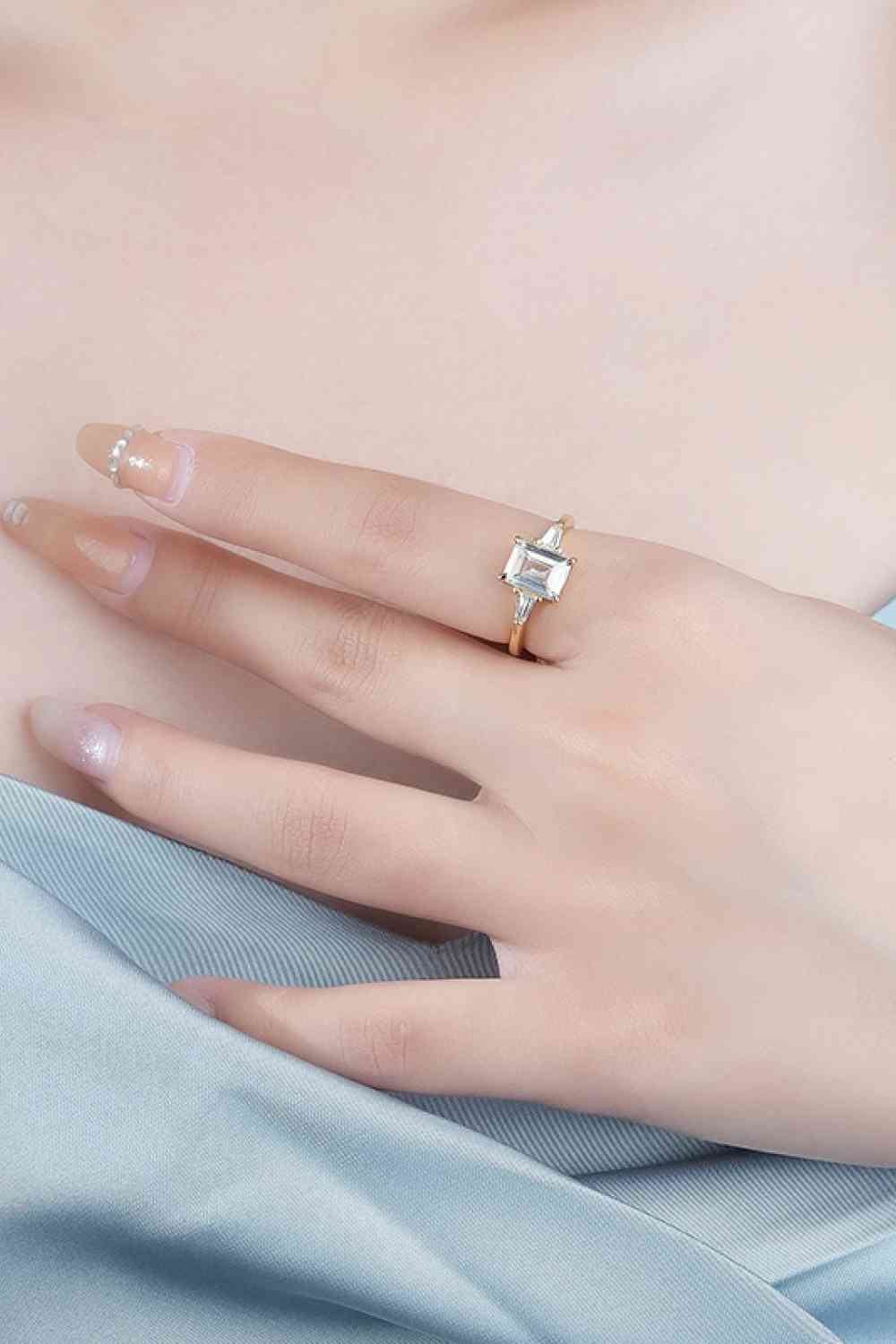 2 Carat Moissanite Rectangle Ring - Ladyez