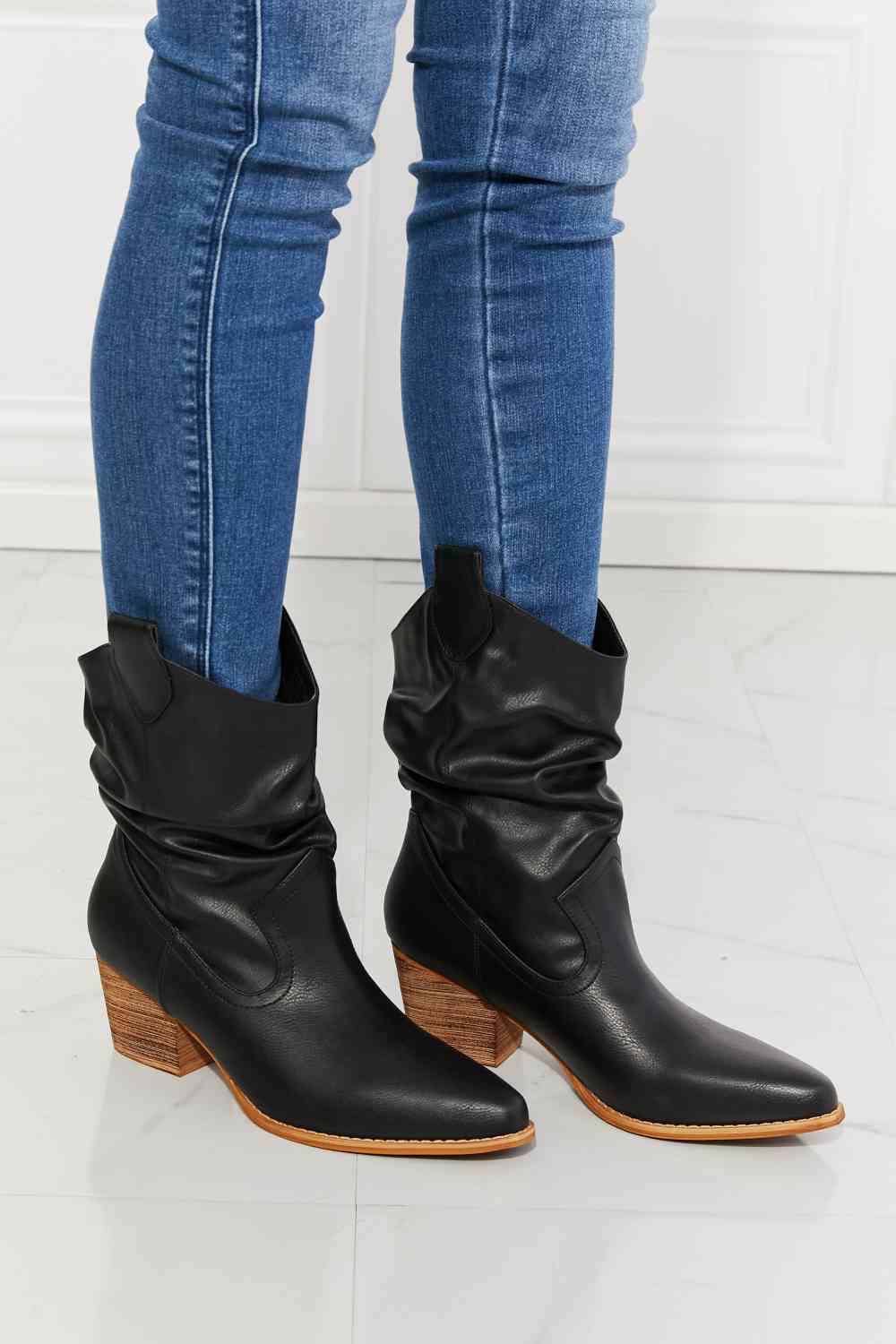 MMShoes Better in Texas Scrunch Cowboy Boots in Black - Ladyez
