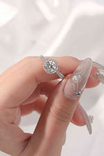 1 Carat Moissanite Round Shape Ring - Ladyez