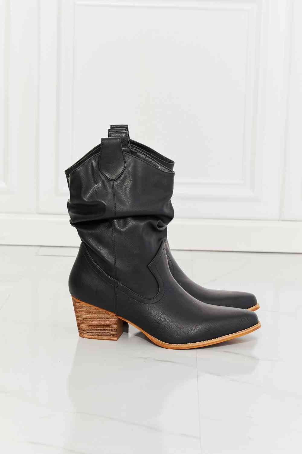 MMShoes Better in Texas Scrunch Cowboy Boots in Black - Ladyez