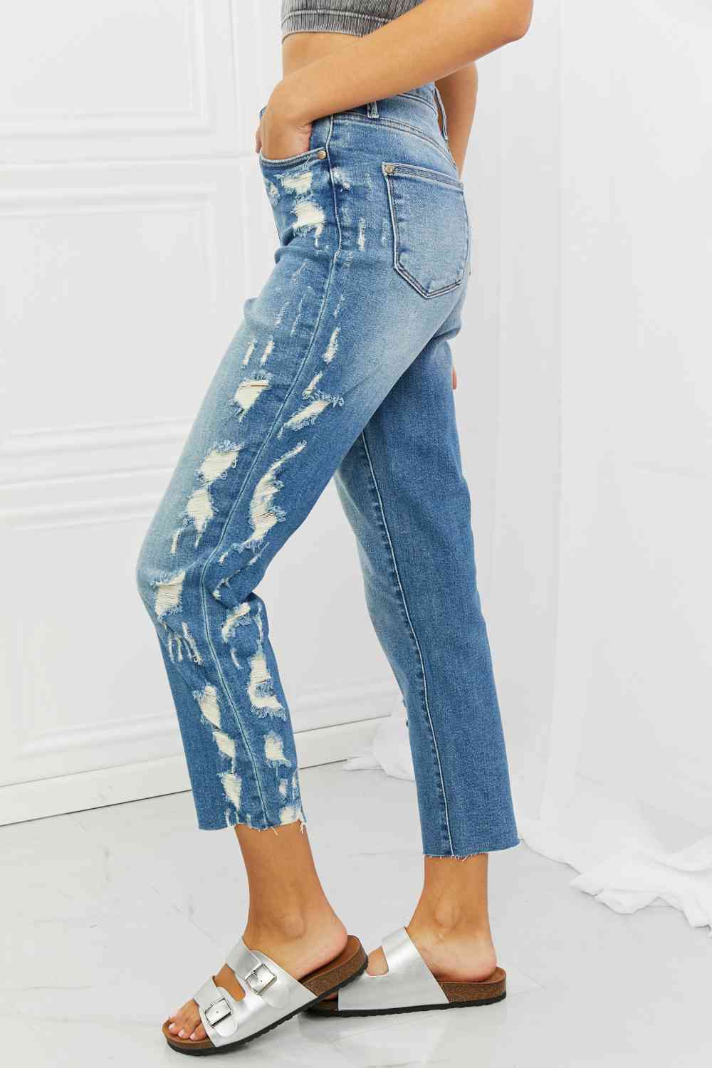 Judy Blue Laila Full Size Straight Leg Distressed Jeans - Ladyez