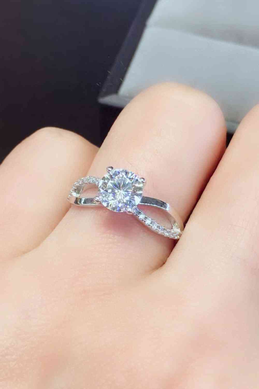 2 Carat Moissanite Crisscross 925 Sterling Silver Ring - Ladyez