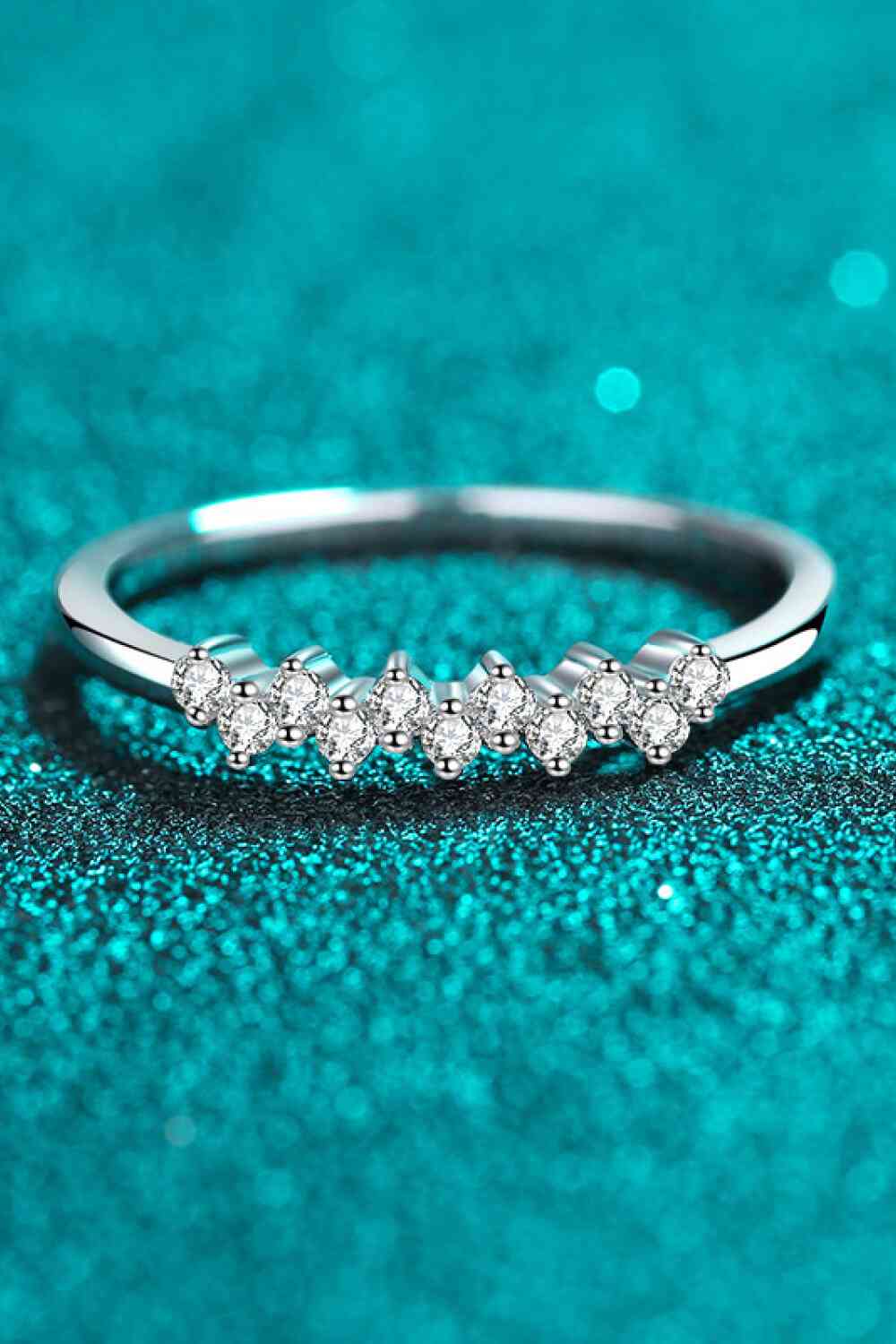 Eye-Catching 925 Sterling Silver Moissanite Ring - Ladyez