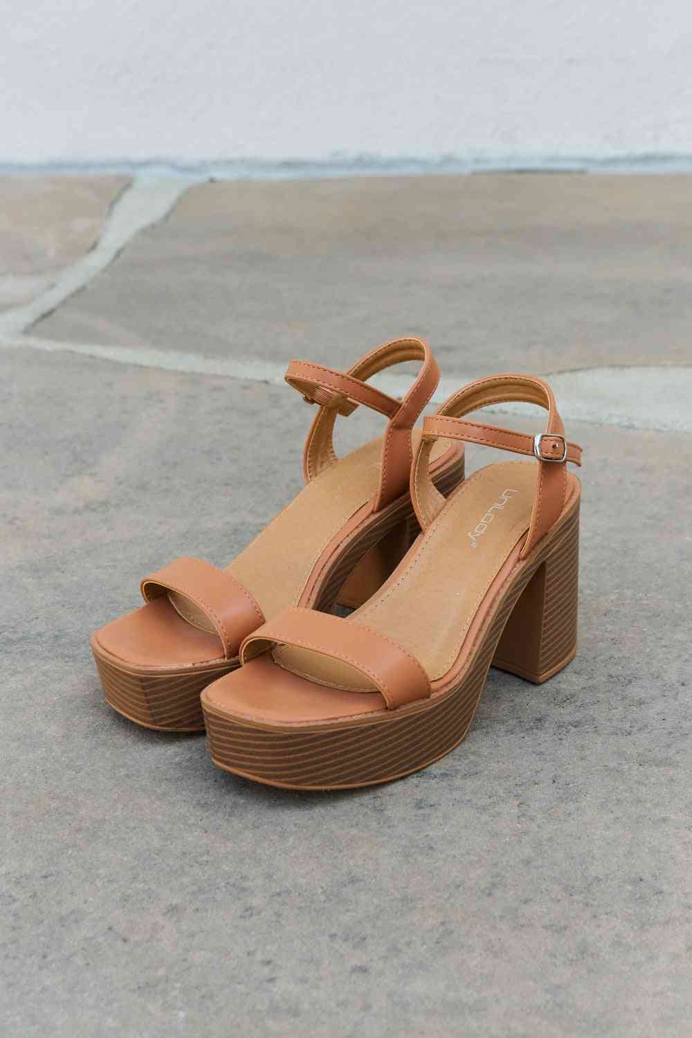 Weeboo Feel It Platform Heel Sandals - Ladyez