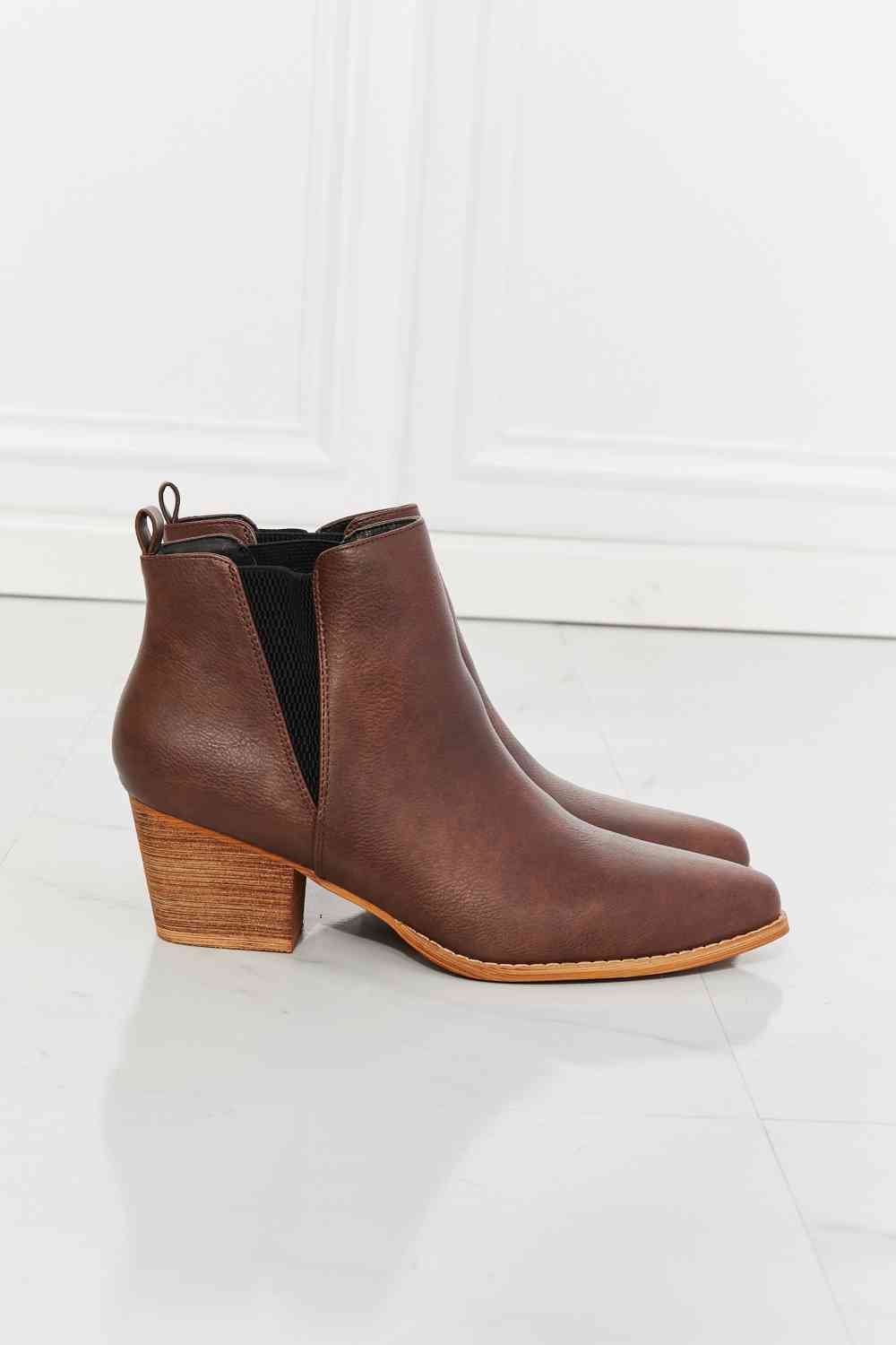 MMShoes Back At It Point Toe Bootie in Chocolate - Ladyez