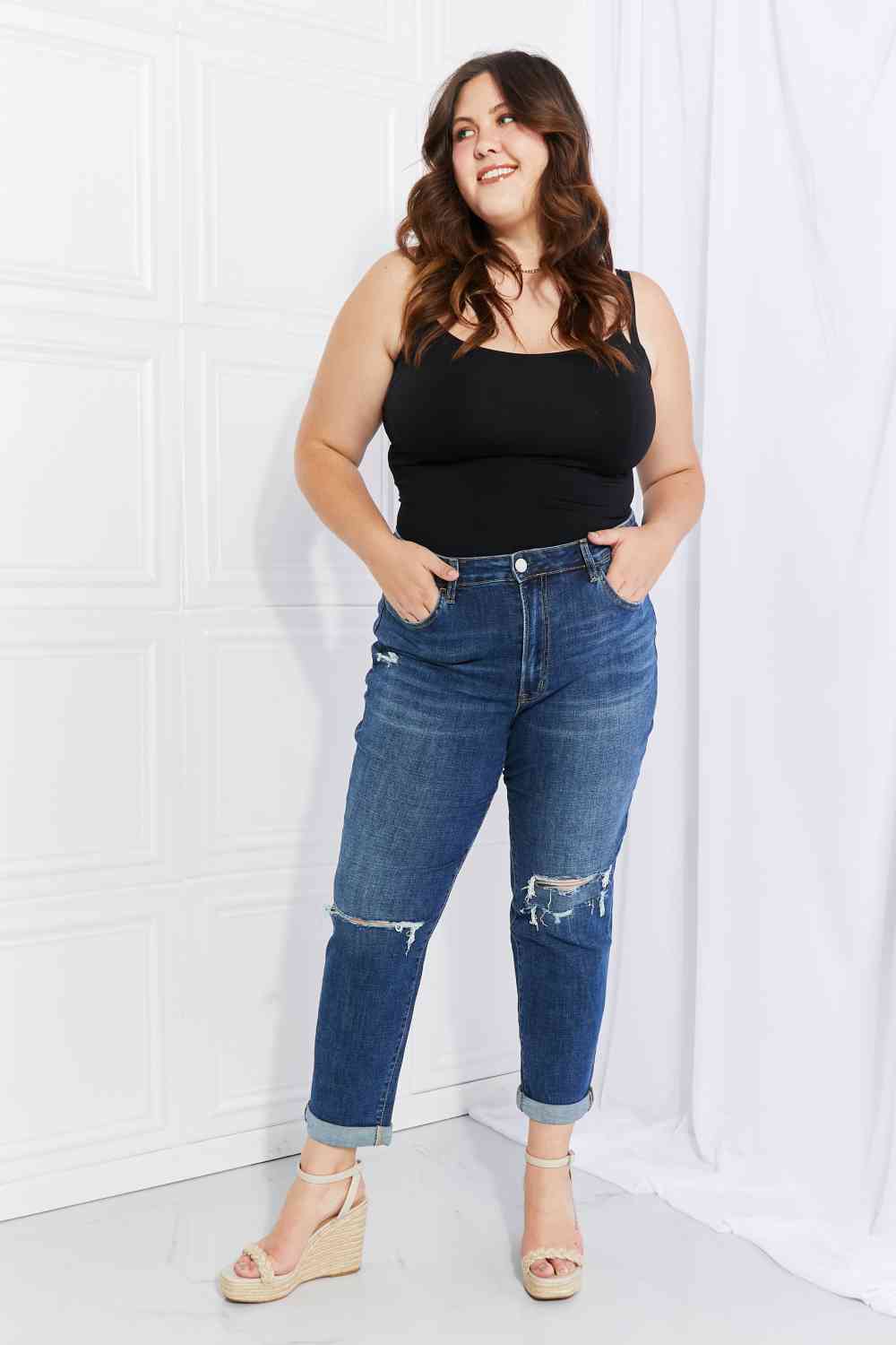 Vervet by Flying Monkey Full Size Distressed Cropped Jeans with Pockets - Ladyez